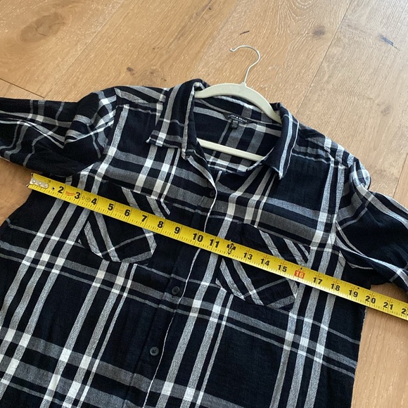 LUCKY BRAND 🍀 lightweight Black & White Plaid button down (M) LIKE NEW! - Picture 10 of 13